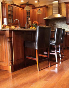 CMB_RES_Kitchen_Eat_In_Counter_1_LO_EOv1_FAUX-REALWOOD_w_TAPE_HARDWOOD_PROVIDENCE_AUBURN_VISIONS_HONEYTONE_FL10-Pr