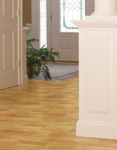 L_RES_Foyer_Pillars_1_ST_RFv2_SIMPLY_LIVING_SUNRISE_OAK_STOCK